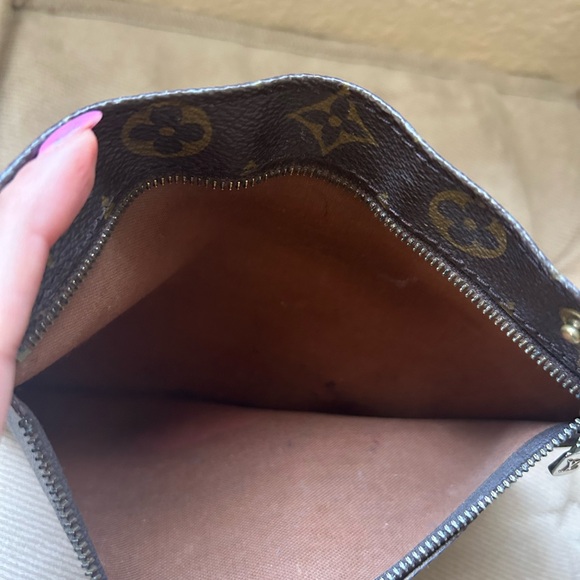 Louis Vuitton Randonee Monogram Canvas Pouch - Picture 5 of 10